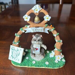Charming Tails by Fitz and Floyd 6” The Alter Of Love Racoon Love Couple Forever